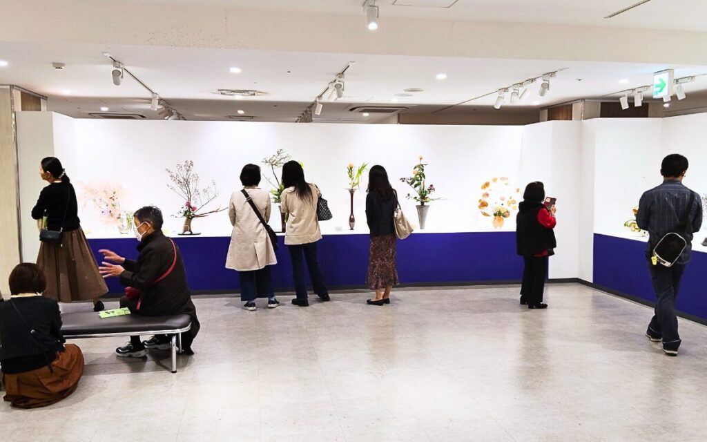 Let's Begin････花　いけばな池坊展