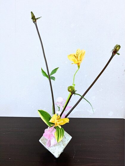 池坊　片岡いけばな教室　お稽古作品　自由花