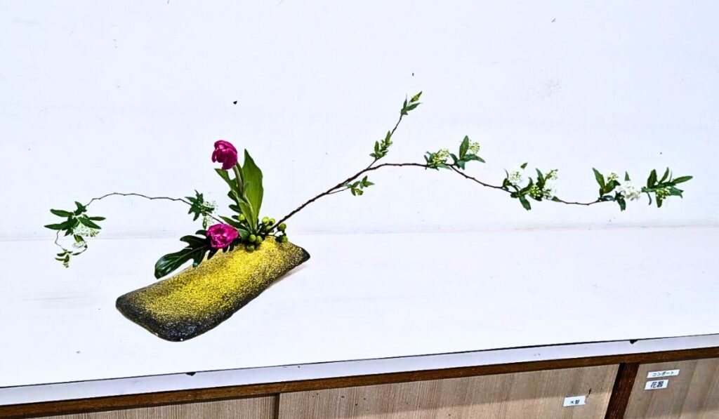 アイミティ浜松いけばな(池坊)臨時:曳馬教室 お稽古作品 自由花