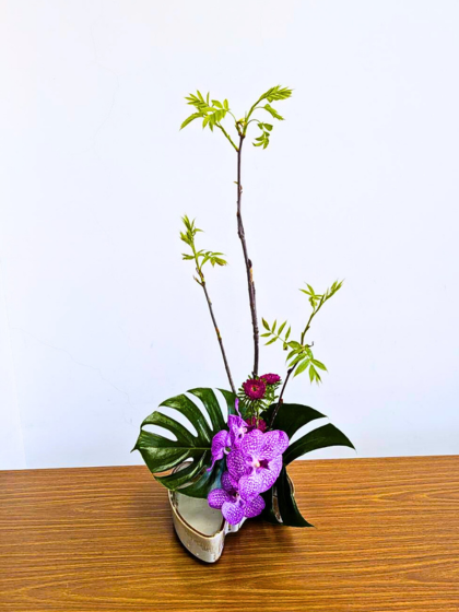 磐田市青城交流センター生け花教室　　
お稽古作品　自由花