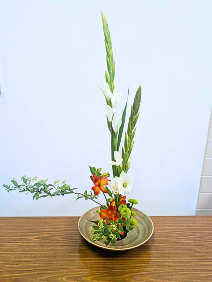 磐田市青城交流センター生け花教室　　
お稽古作品　自由花