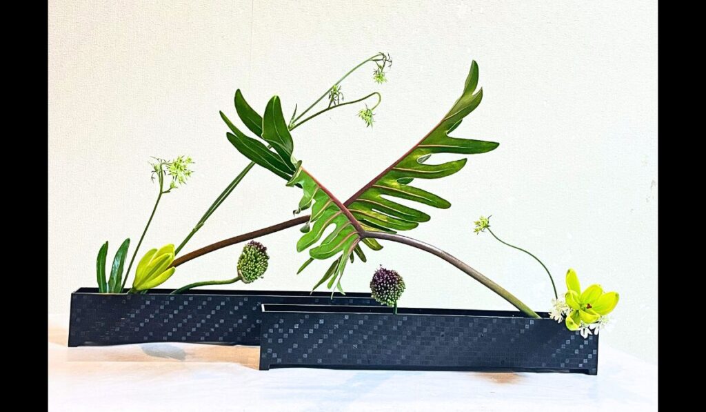 池坊 片岡いけばな教室 お稽古作品 タンチョウリーキを使った自由花