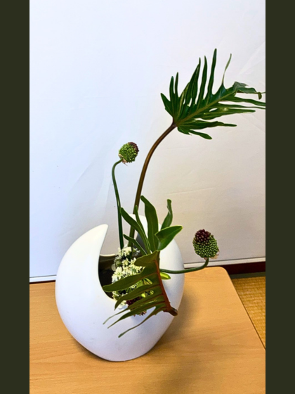 池坊 片岡いけばな教室 お稽古作品 タンチョウリーキを使った自由花