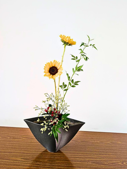 磐田市青城交流センター生け花教室(池坊) 自由花